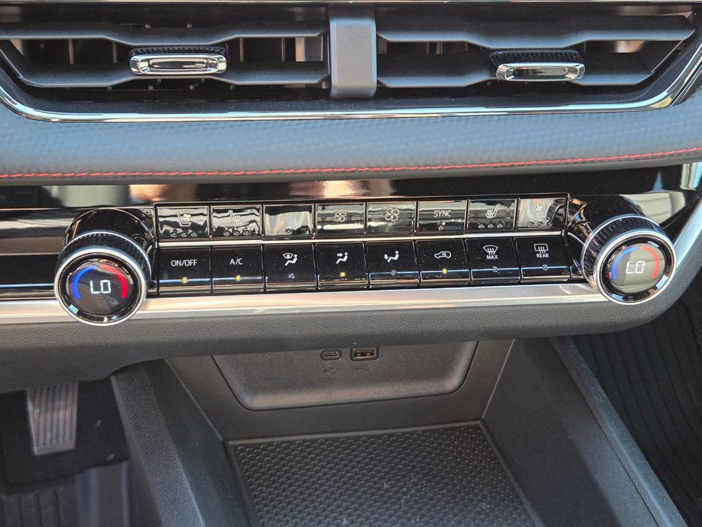 new 2026 Chevrolet Equinox car, priced at $35,285