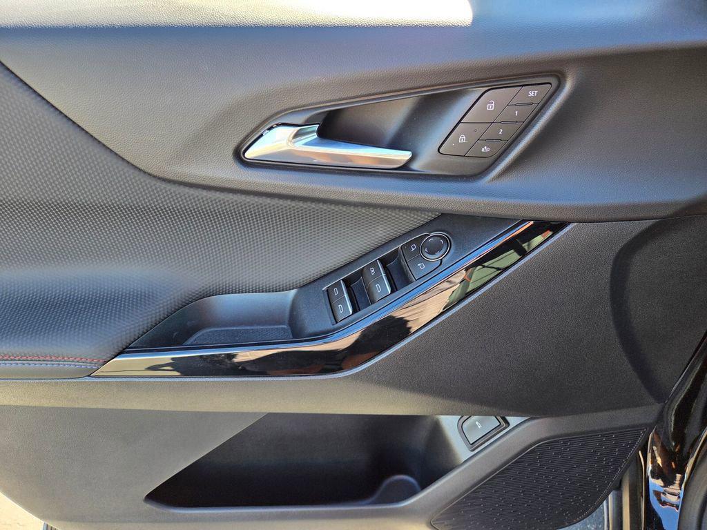 new 2026 Chevrolet Equinox car, priced at $35,285