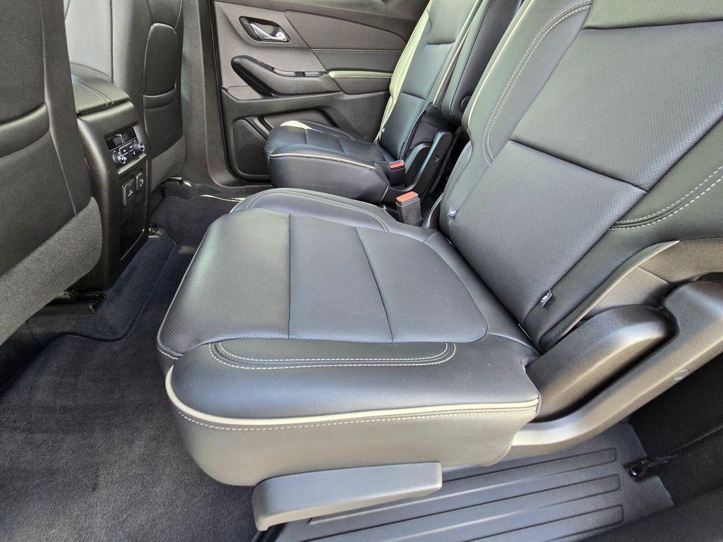 used 2022 Chevrolet Traverse car, priced at $34,993