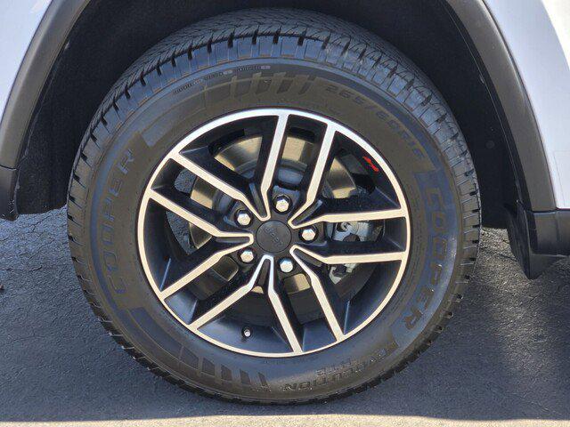 used 2020 Jeep Grand Cherokee car, priced at $27,292