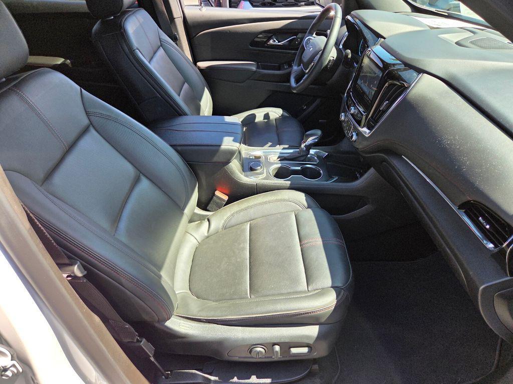 used 2023 Chevrolet Traverse car, priced at $35,813