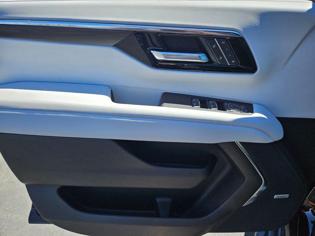new 2025 Chevrolet Tahoe car, priced at $78,595