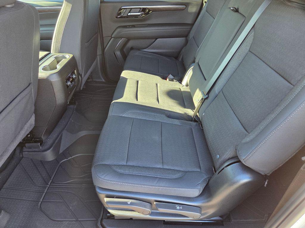 new 2025 Chevrolet Suburban car, priced at $71,200