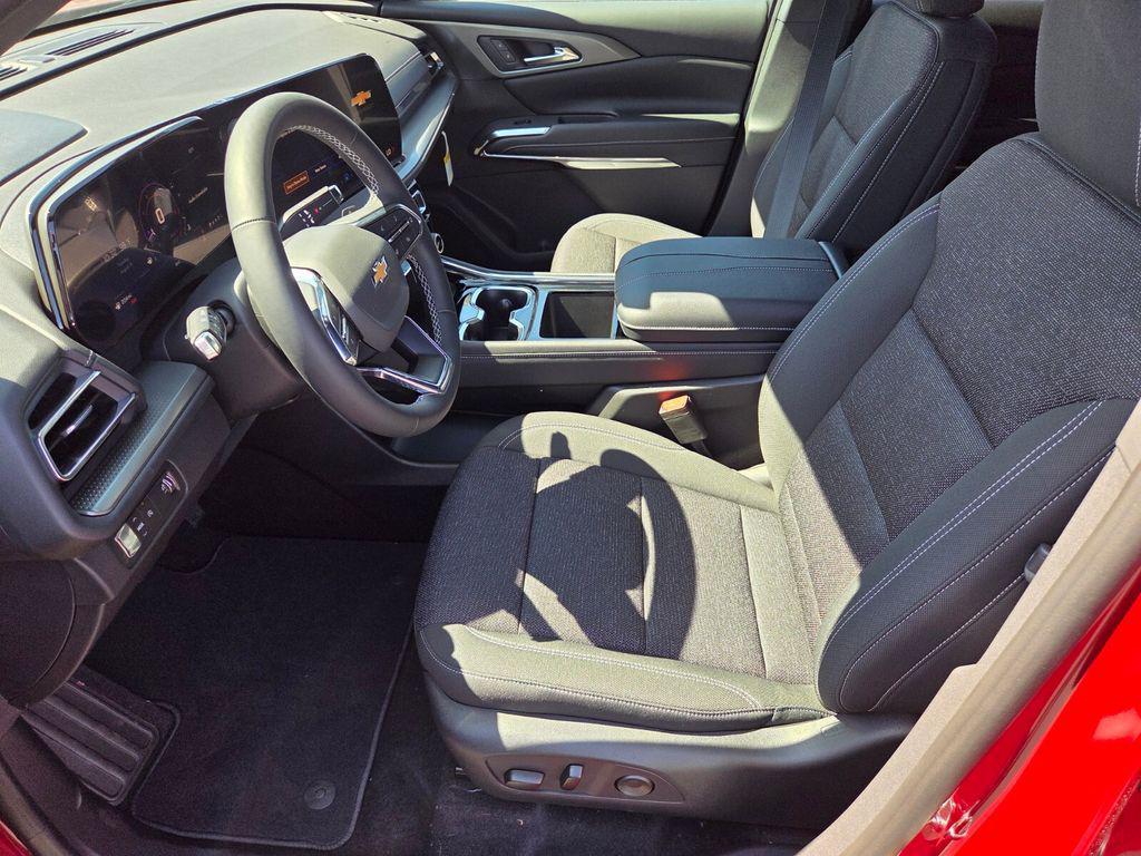 new 2026 Chevrolet Traverse car, priced at $44,840
