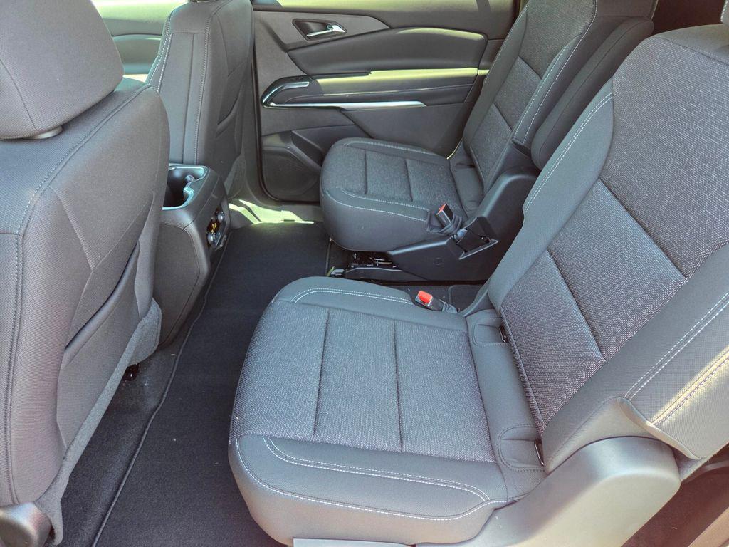 new 2025 Chevrolet Traverse car, priced at $43,814
