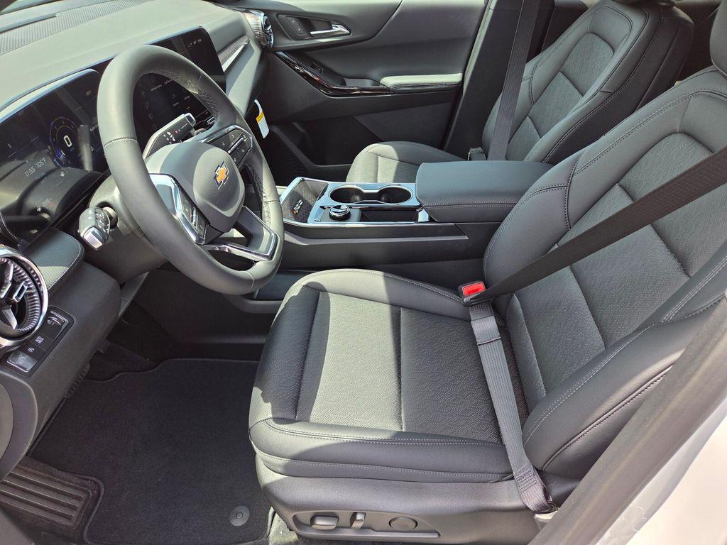 new 2026 Chevrolet Equinox car, priced at $32,235