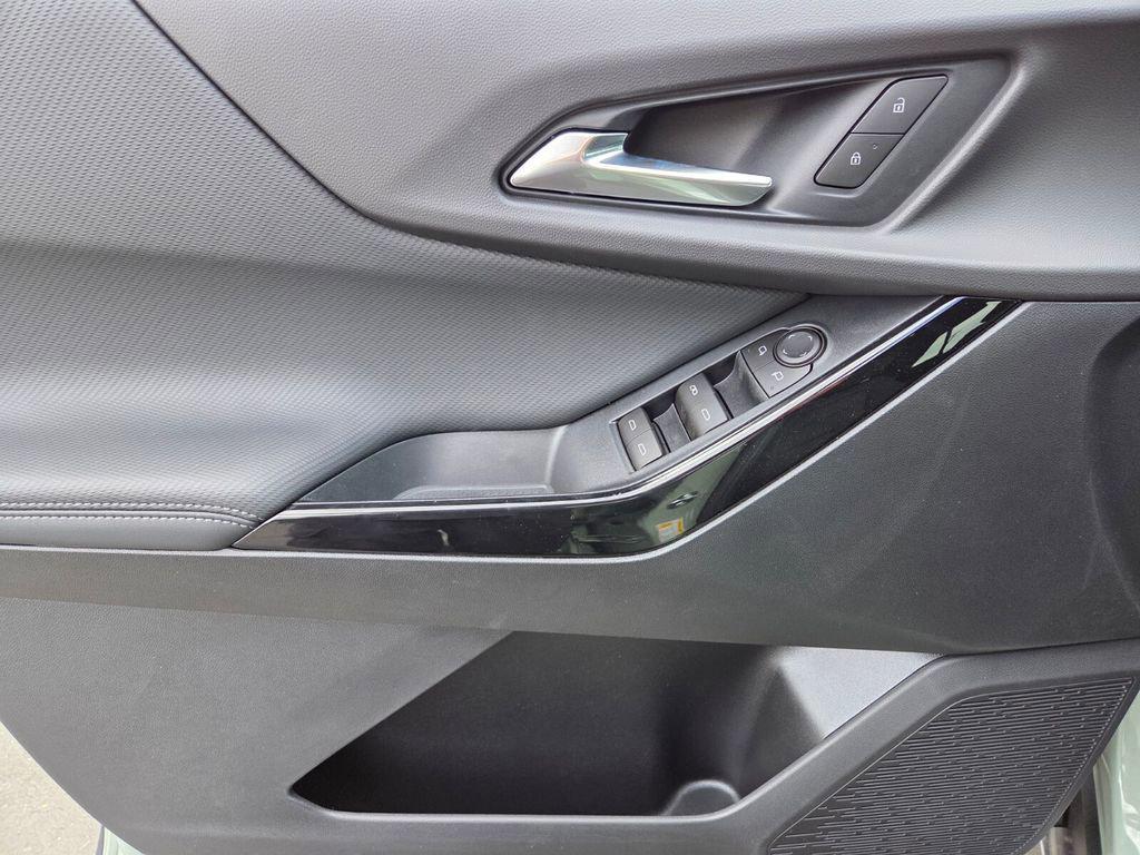 new 2026 Chevrolet Equinox car, priced at $28,382