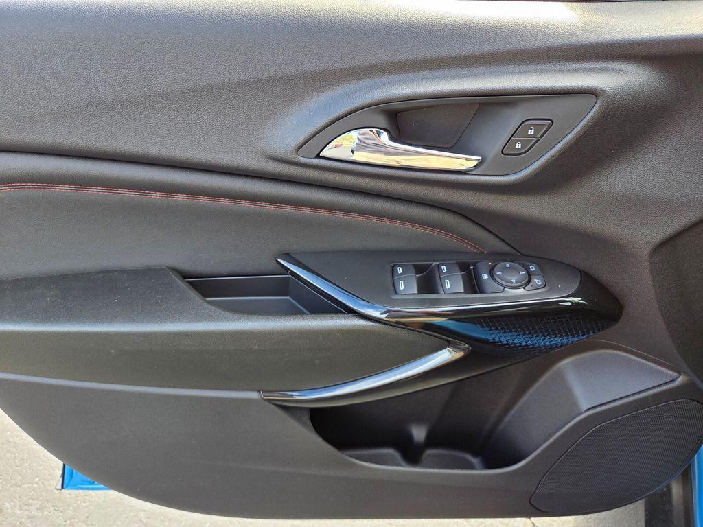new 2025 Chevrolet Trax car, priced at $27,500
