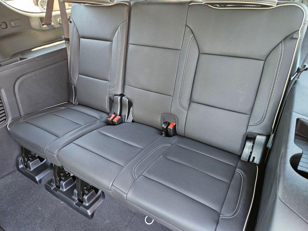 new 2025 Chevrolet Suburban car, priced at $89,200
