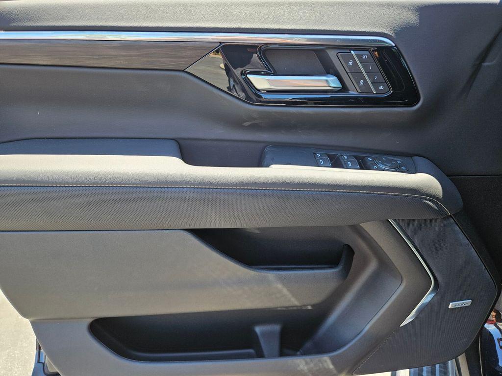 new 2025 Chevrolet Suburban car, priced at $89,200