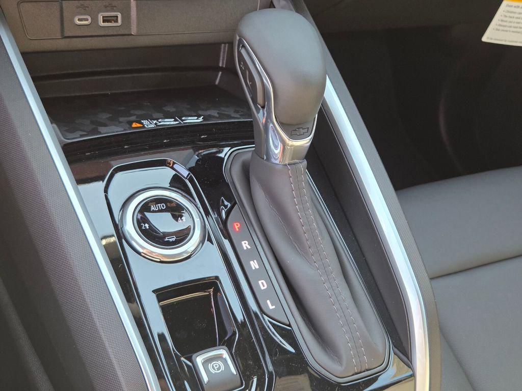 new 2025 Chevrolet Colorado car, priced at $43,855