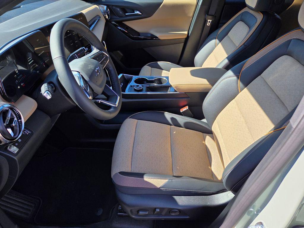 new 2026 Chevrolet Equinox car, priced at $34,992