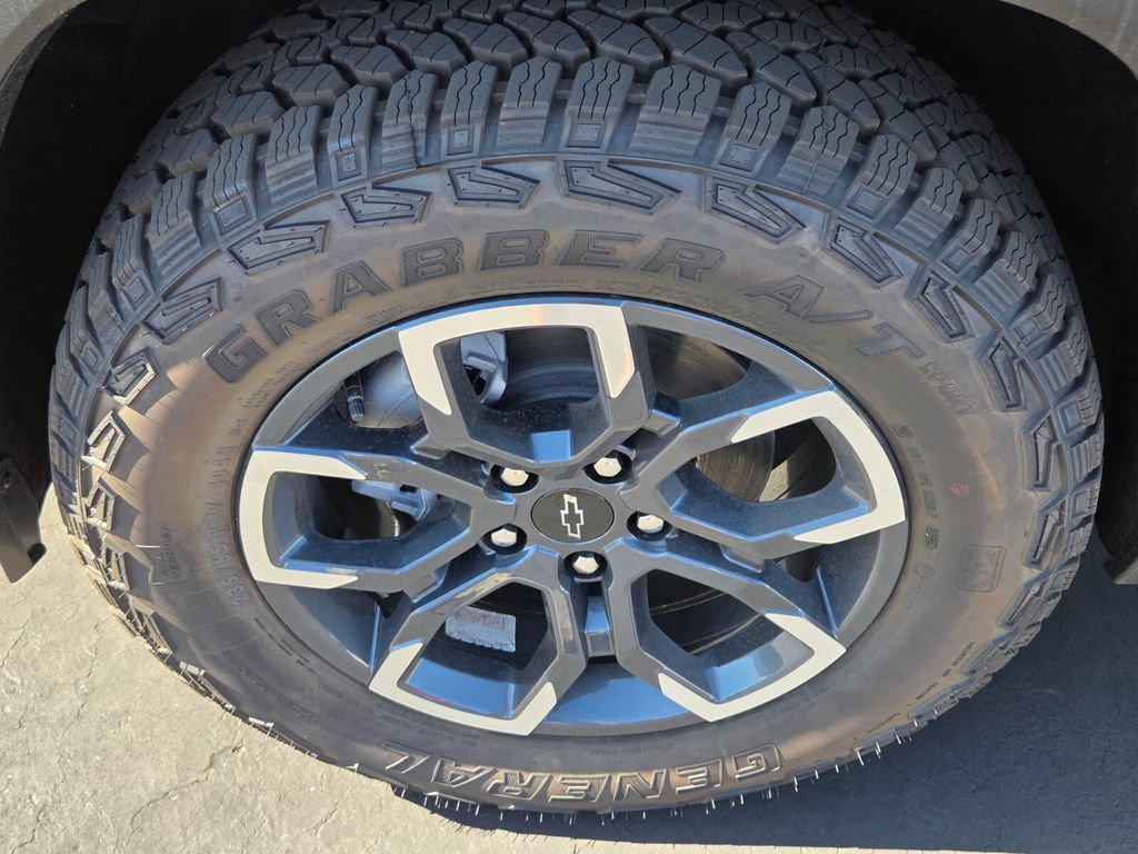 new 2026 Chevrolet Equinox car, priced at $34,992