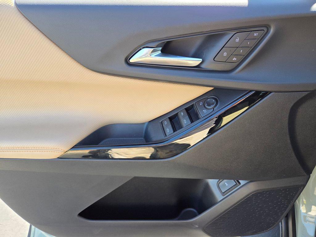 new 2026 Chevrolet Equinox car, priced at $34,992