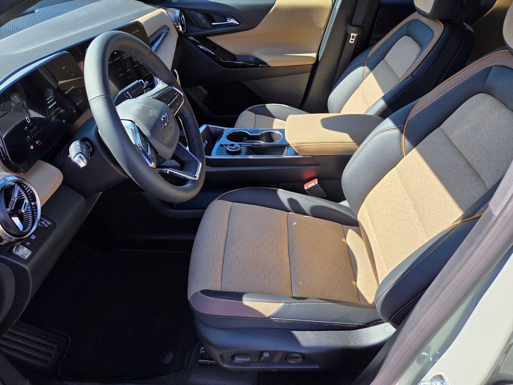 new 2026 Chevrolet Equinox car, priced at $38,880