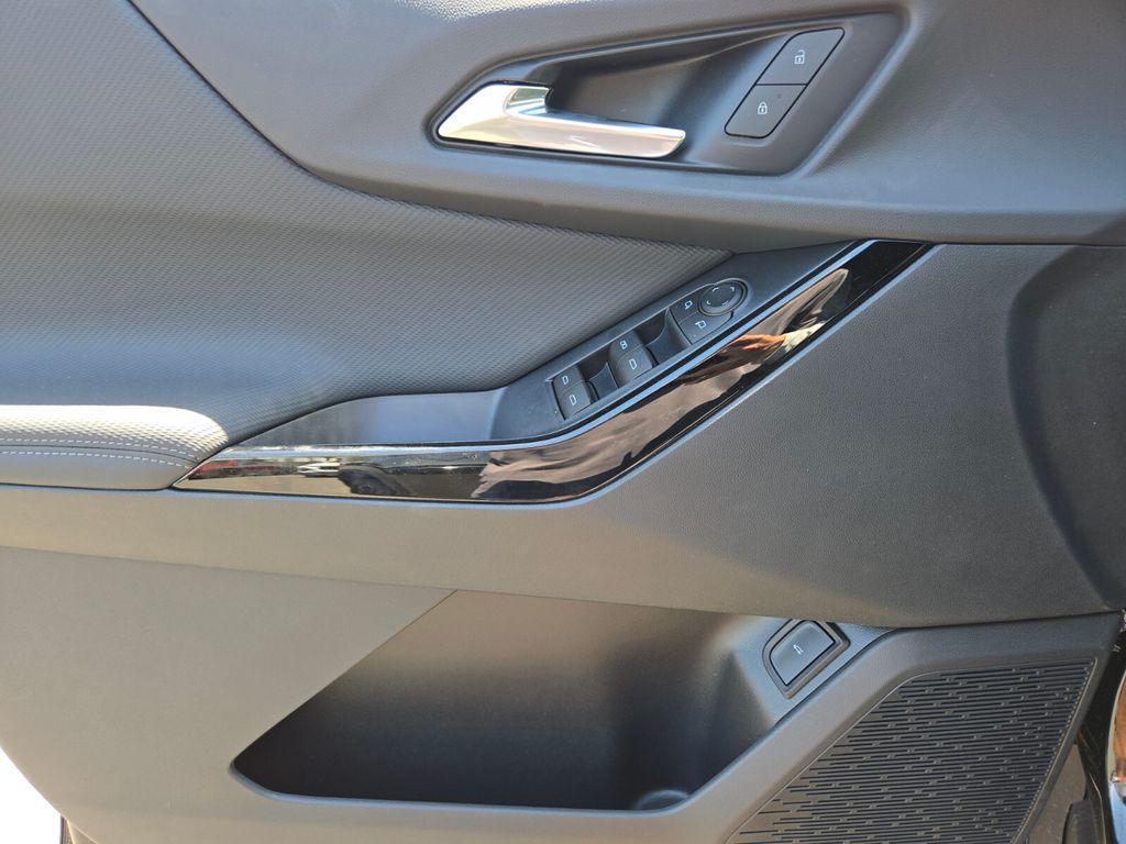 new 2026 Chevrolet Equinox car, priced at $33,280
