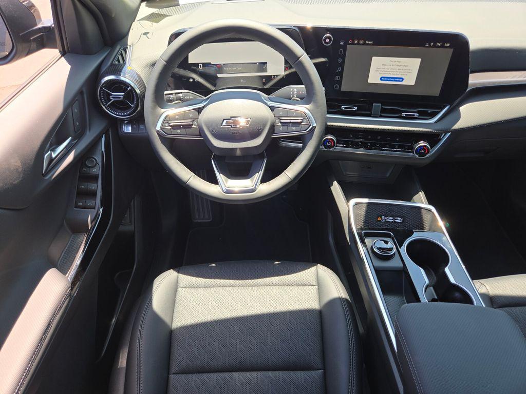 new 2026 Chevrolet Equinox car, priced at $33,280