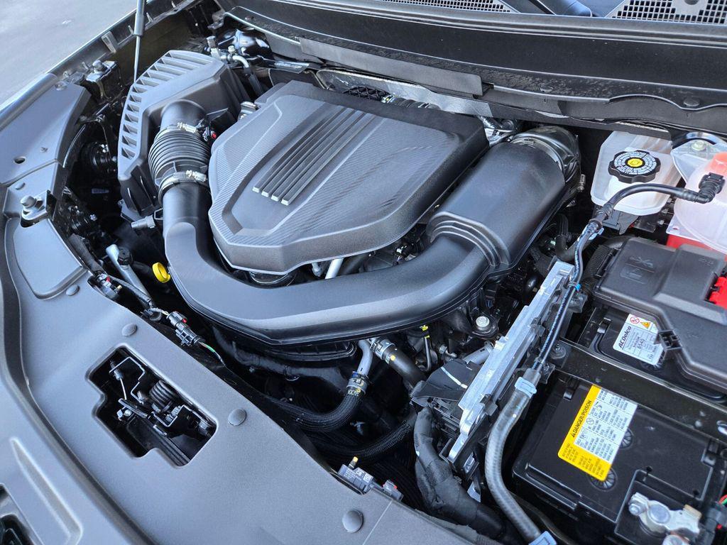 used 2025 Chevrolet Traverse car, priced at $50,992