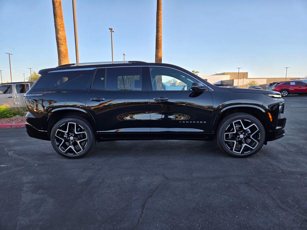 used 2025 Chevrolet Traverse car, priced at $50,992