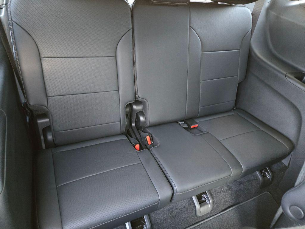 used 2025 Chevrolet Traverse car, priced at $50,992