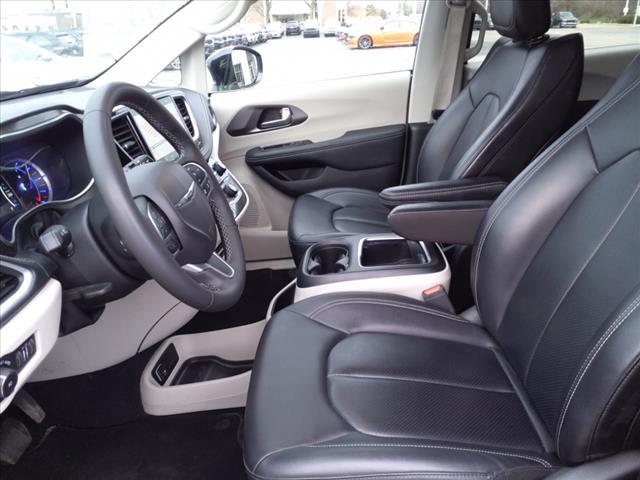 used 2024 Chrysler Pacifica Hybrid car, priced at $28,481