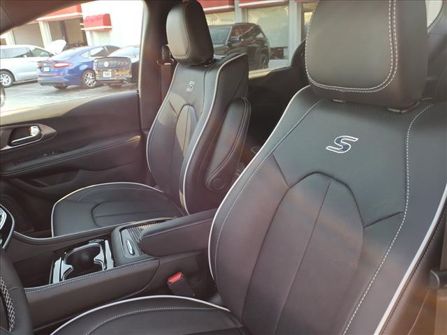 new 2026 Chrysler Pacifica car, priced at $51,426