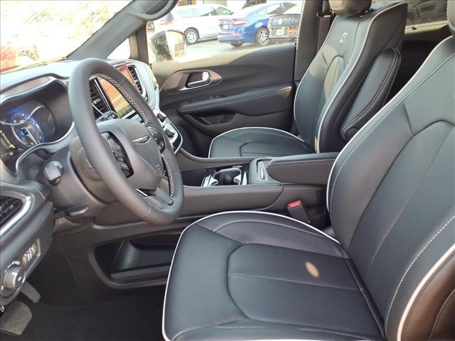 new 2026 Chrysler Pacifica car, priced at $51,426