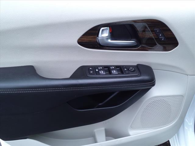 used 2023 Chrysler Pacifica car, priced at $28,281