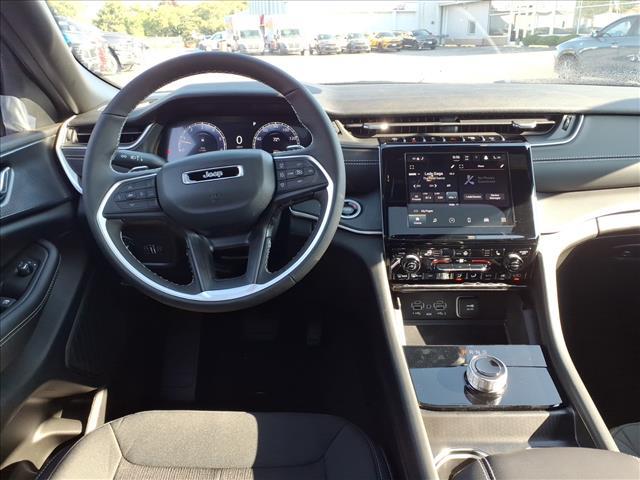 new 2025 Jeep Grand Cherokee car, priced at $35,778