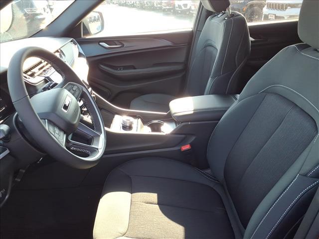 new 2025 Jeep Grand Cherokee car, priced at $35,778