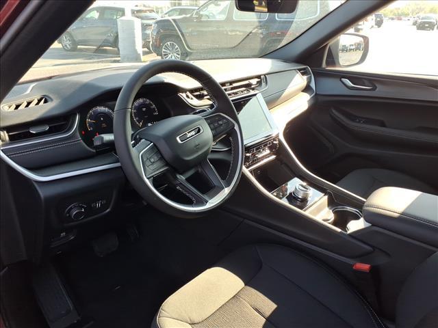 new 2025 Jeep Grand Cherokee car, priced at $35,778