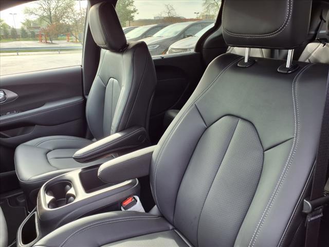 new 2025 Chrysler Pacifica car, priced at $37,750