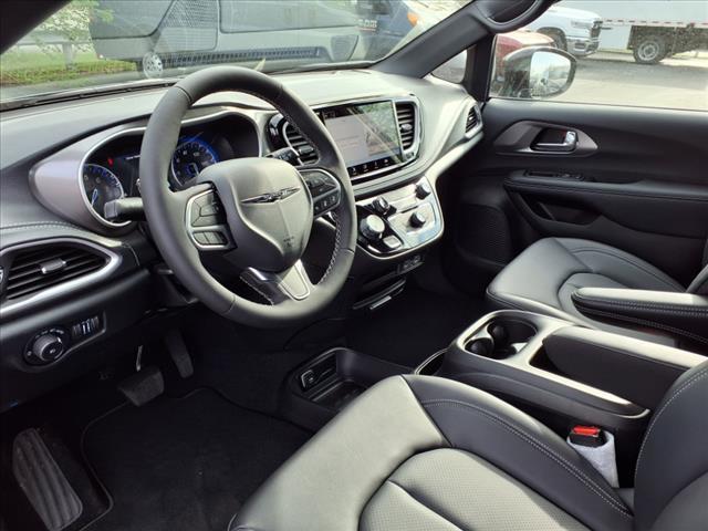 new 2025 Chrysler Pacifica car, priced at $37,750