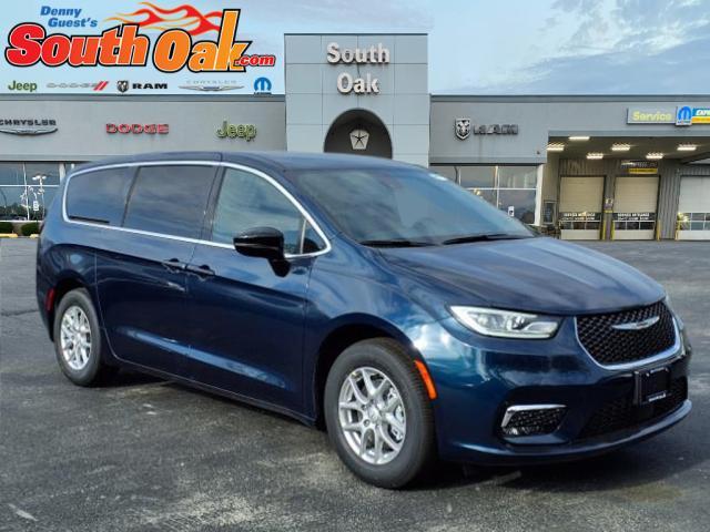 new 2025 Chrysler Pacifica car, priced at $37,750