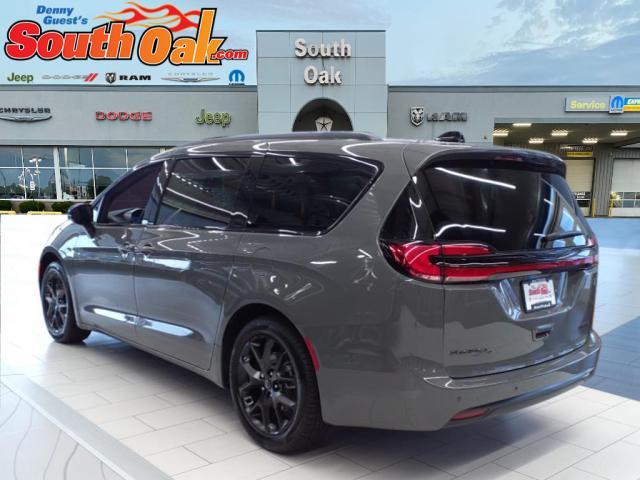 new 2025 Chrysler Pacifica car, priced at $43,730