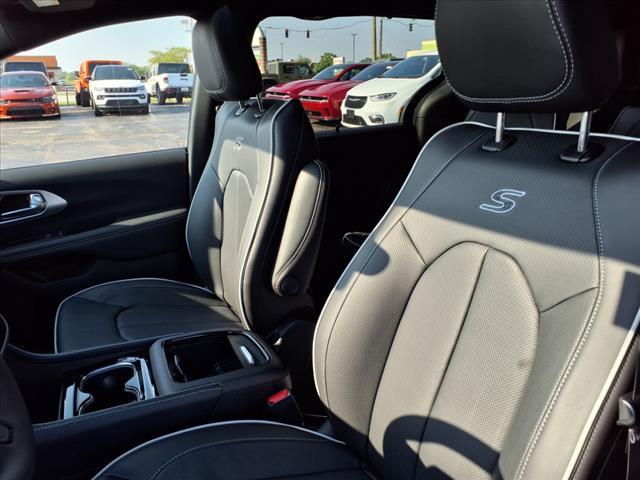 new 2026 Chrysler Pacifica car, priced at $51,305