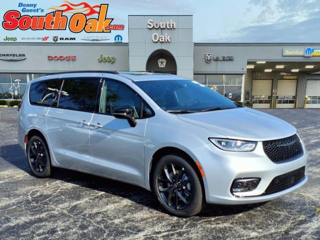 new 2026 Chrysler Pacifica car, priced at $51,305