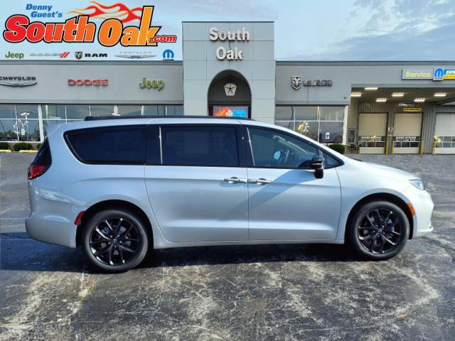 new 2026 Chrysler Pacifica car, priced at $51,305