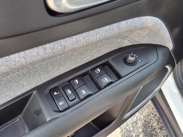 new 2025 Jeep Compass car, priced at $25,300