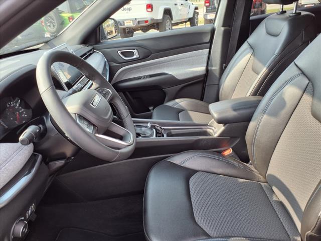 new 2025 Jeep Compass car, priced at $25,300