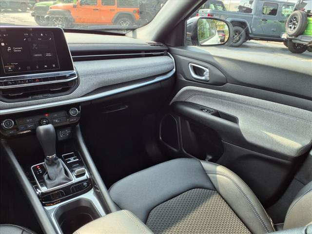 new 2025 Jeep Compass car, priced at $25,300