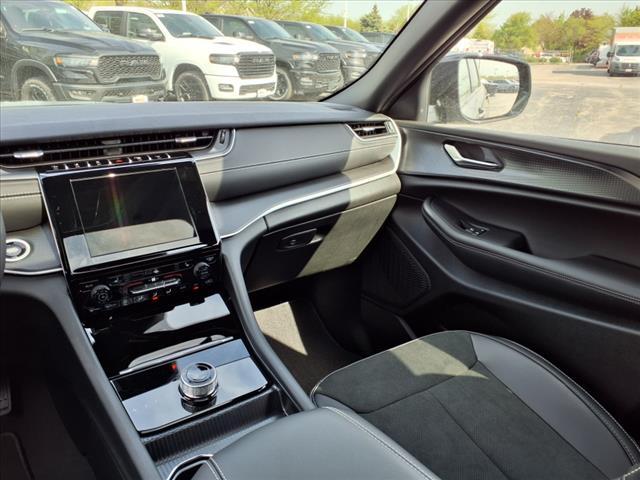 new 2025 Jeep Grand Cherokee car, priced at $44,433