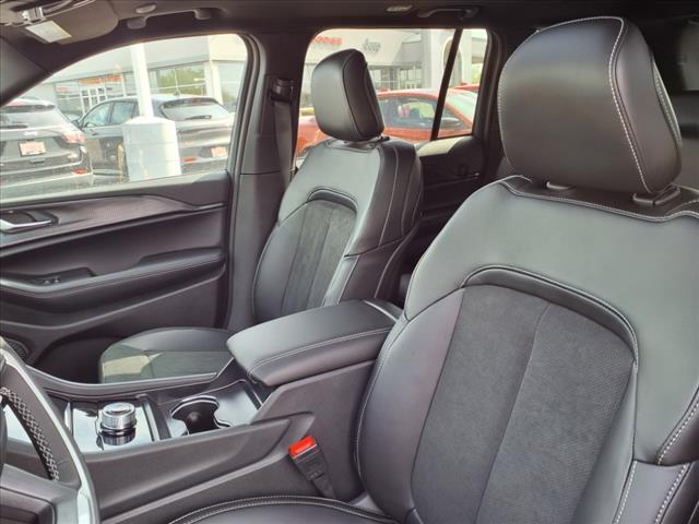new 2025 Jeep Grand Cherokee car, priced at $44,433