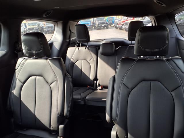 new 2025 Chrysler Pacifica car, priced at $37,334
