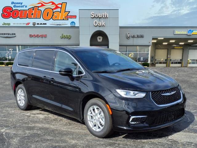 new 2025 Chrysler Pacifica car, priced at $37,334