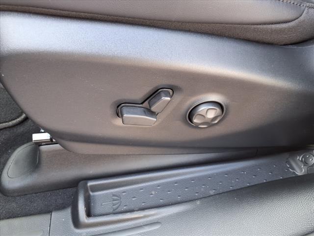 new 2025 Chrysler Pacifica car, priced at $37,334