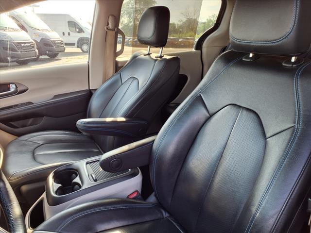 used 2021 Chrysler Pacifica Hybrid car, priced at $17,881