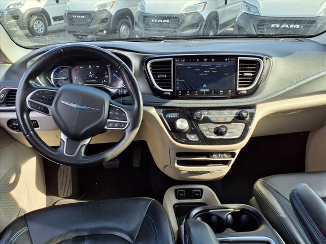 used 2021 Chrysler Pacifica Hybrid car, priced at $17,881