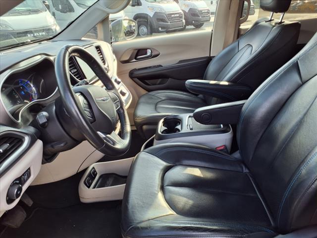 used 2021 Chrysler Pacifica Hybrid car, priced at $17,881