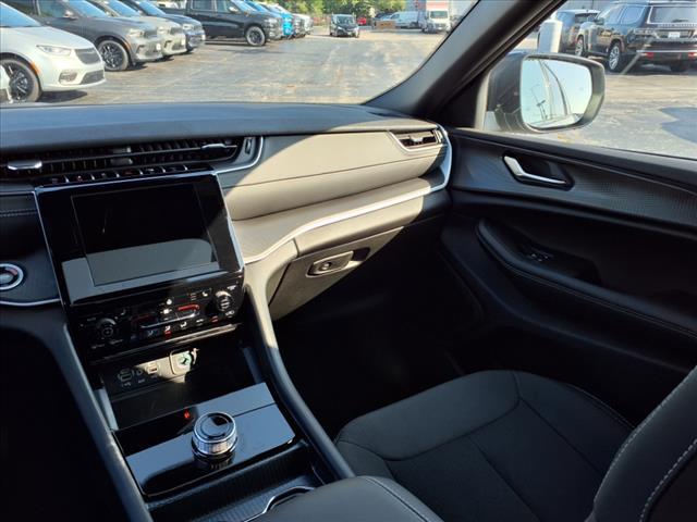 new 2025 Jeep Grand Cherokee L car, priced at $39,032